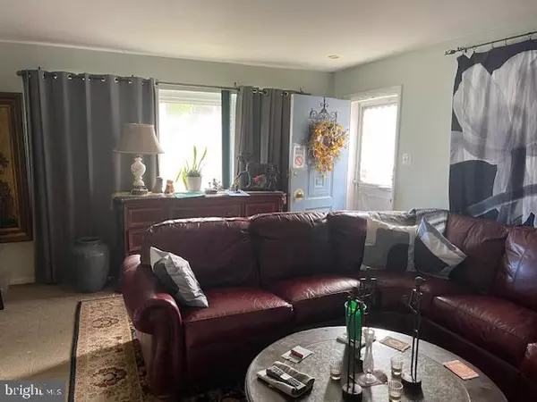 Philadelphia, PA 19116,10752 JEANES ST