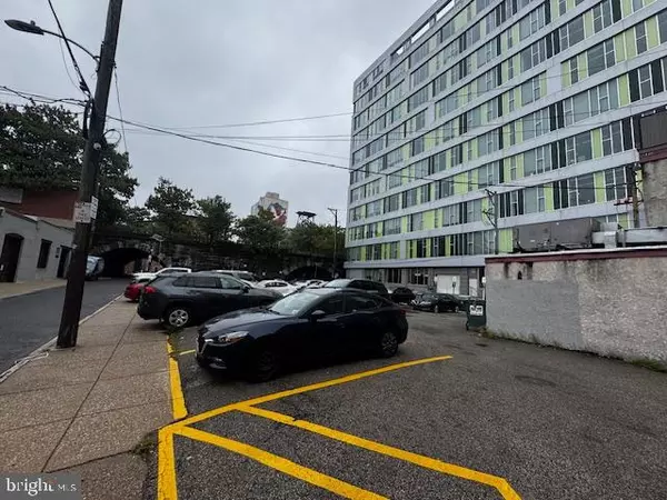 Philadelphia, PA 19107,325 N 12TH ST
