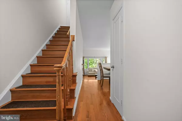 Springfield, VA 22152,5824 REXFORD DR #731