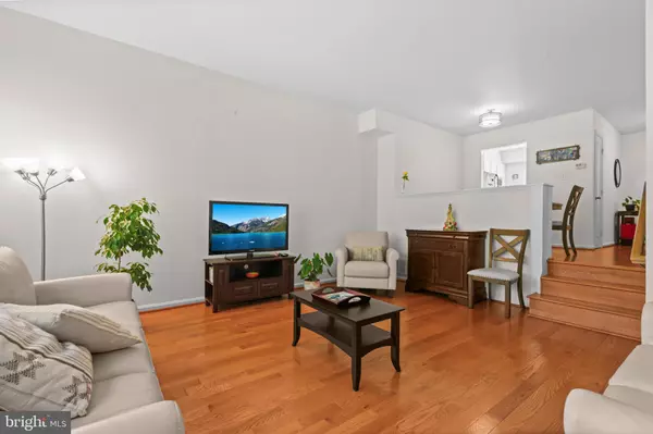 Springfield, VA 22152,5824 REXFORD DR #731