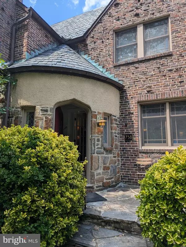 Baltimore, MD 21212,738 E LAKE AVE