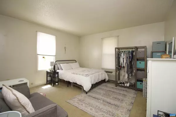 Charlottesville, VA 22903,110 NW 7TH ST #1B