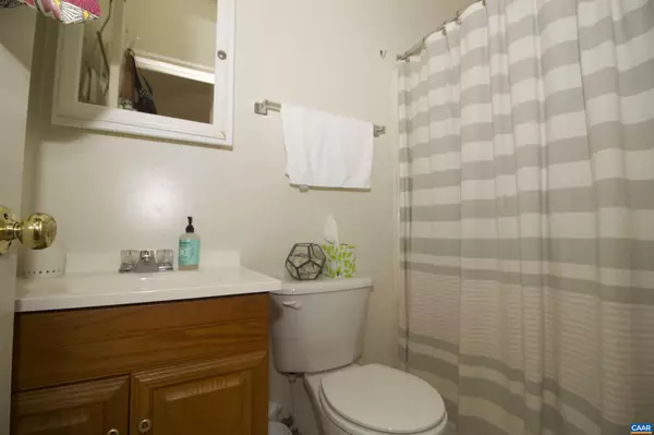 Charlottesville, VA 22903,110 NW 7TH ST #1B