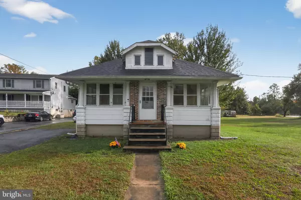 780 W CLAYTON AVE, Clayton, NJ 08312