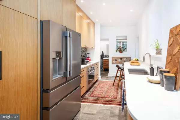 Philadelphia, PA 19147,929 S 6TH ST