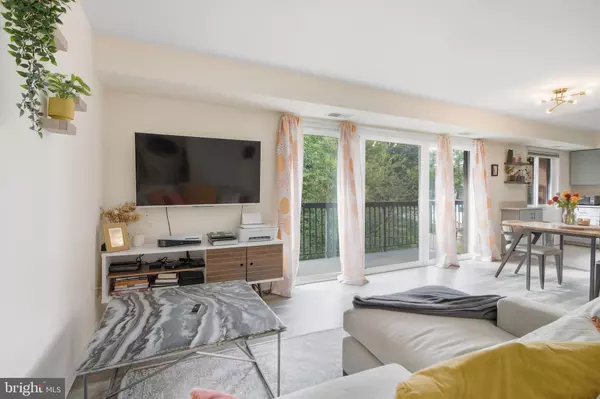 Alexandria, VA 22302,3230 S 28TH ST #401