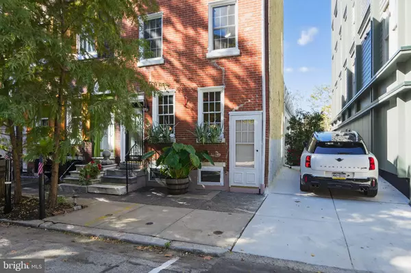 Philadelphia, PA 19106,254 N LAWRENCE ST