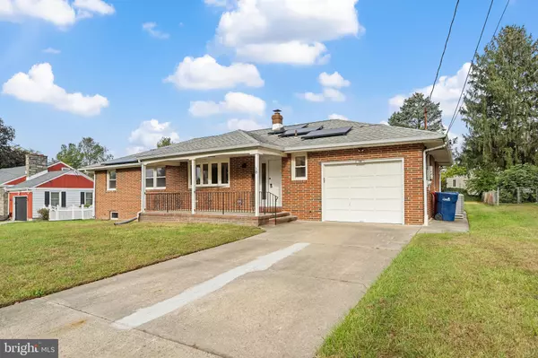 Somerdale, NJ 08083,18 YALE AVE