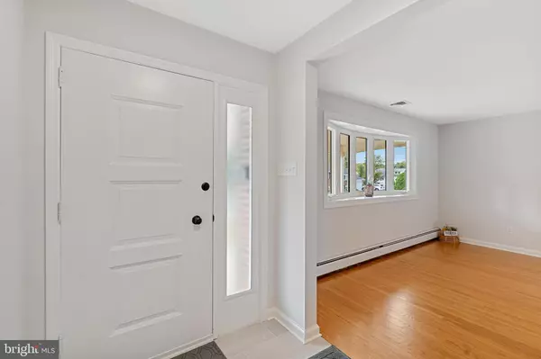 Somerdale, NJ 08083,18 YALE AVE