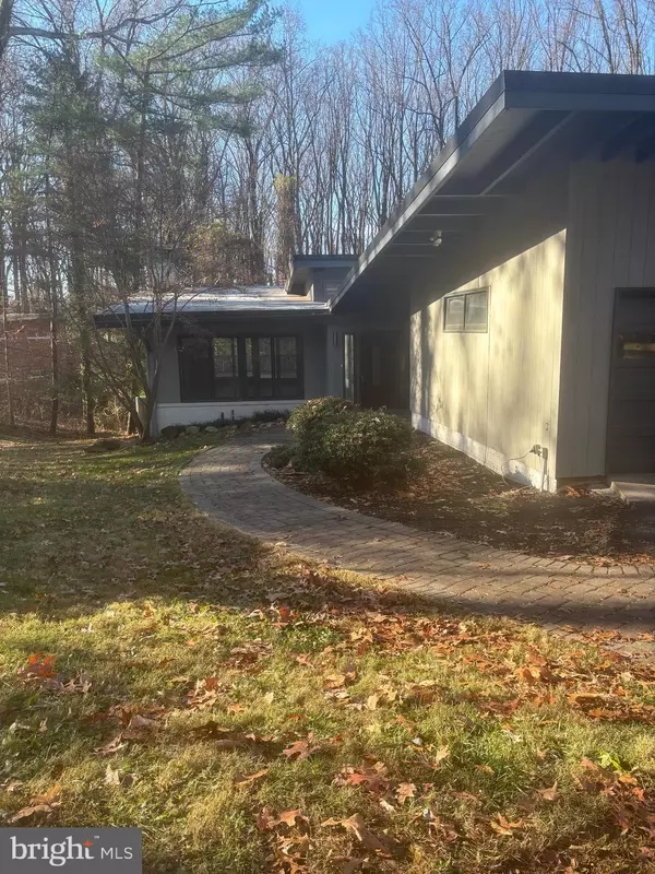 Mclean, VA 22101,7425 DULANY DR