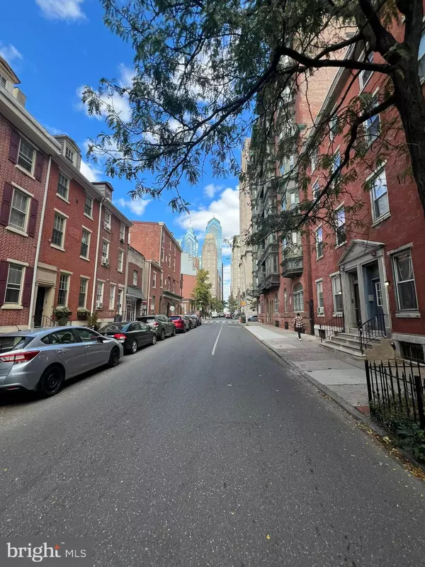 Philadelphia, PA 19102,313 S 16TH ST