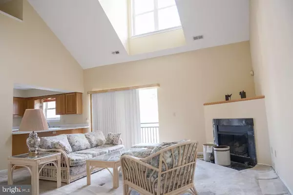 Annapolis, MD 21403,934 BAY RIDGE AVE #308