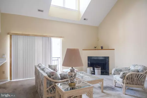 Annapolis, MD 21403,934 BAY RIDGE AVE #308