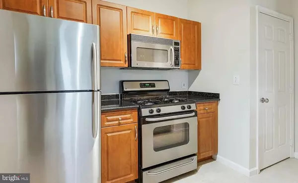 Herndon, VA 20171,12921 CENTRE PARK CIR #303