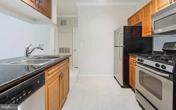 Herndon, VA 20171,12921 CENTRE PARK CIR #303