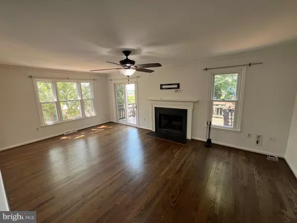 Alexandria, VA 22315,6017 CROMWELL PL