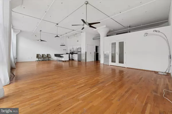 Philadelphia, PA 19107,314-22 N 12TH ST #204