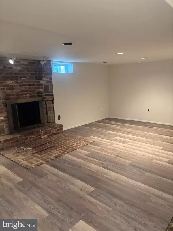 Willow Grove, PA 19090,2812 LILLIAN AVE