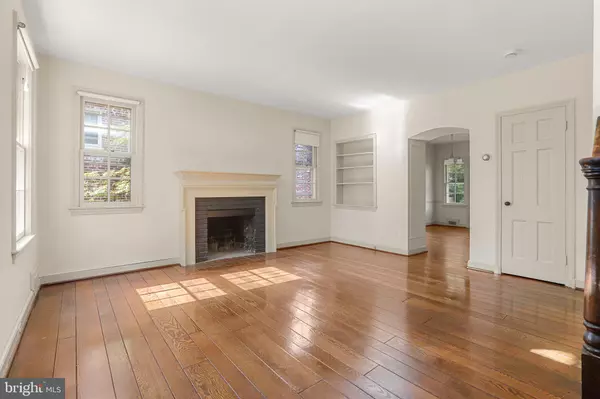 Washington, DC 20007,5025 V ST NW