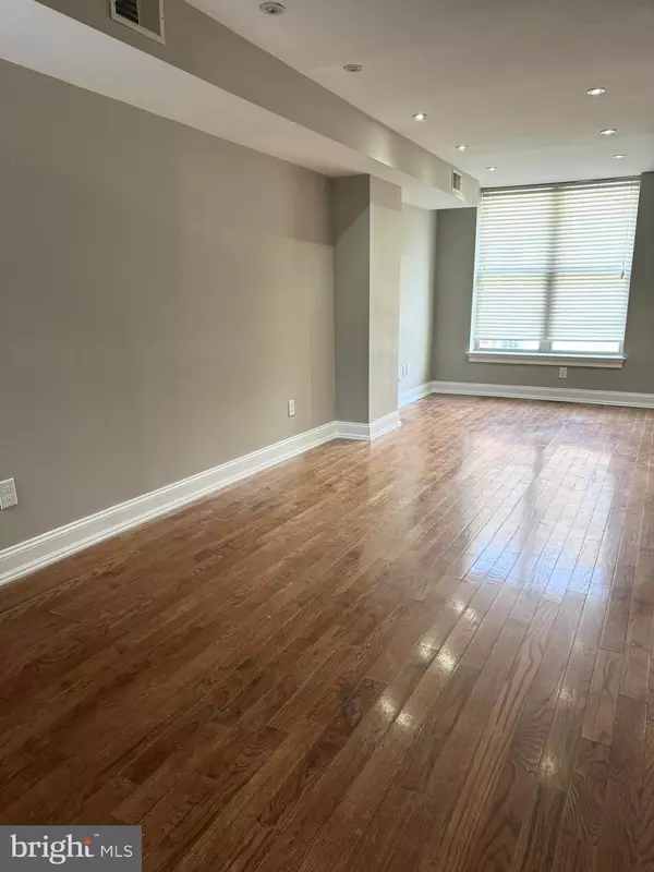 Philadelphia, PA 19148,2531 S WARNOCK ST