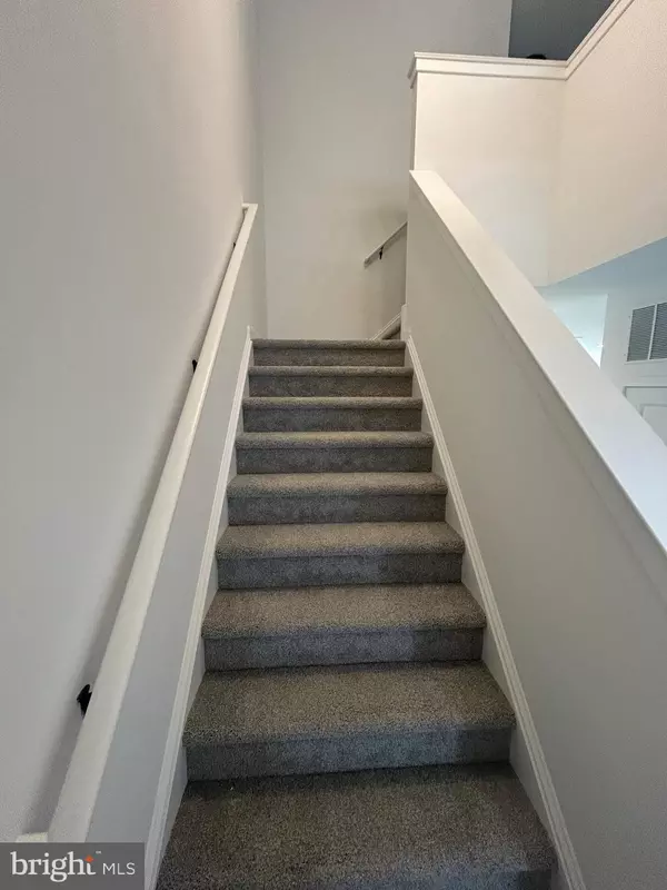 Williamstown, NJ 08094,9 BIRCHWOOD LN