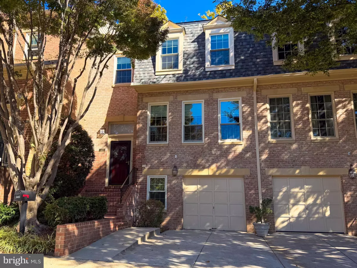 Mclean, VA 22101,1423 MCLEAN MEWS CT