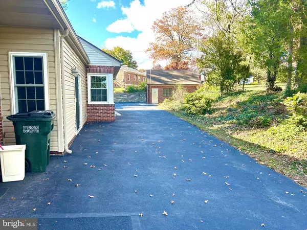 York, PA 17408,203 HILLSIDE TER