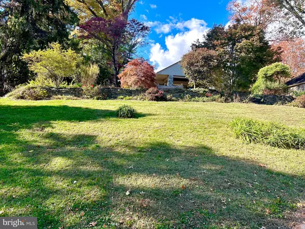 York, PA 17408,203 HILLSIDE TER