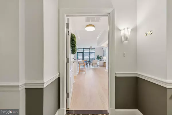 Falls Church, VA 22046,502 W BROAD ST #215