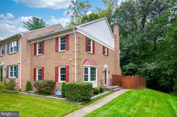 8914 GRANDSTAFF CT, Springfield, VA 22153