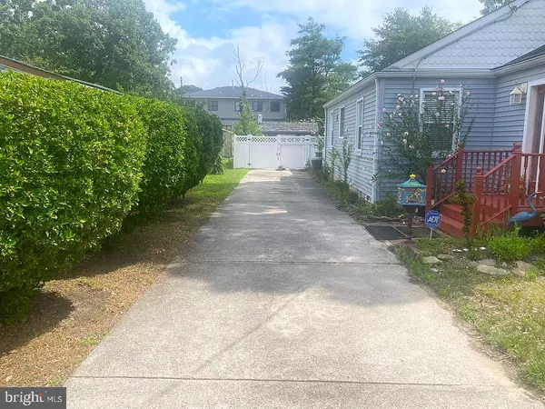 Somers Point, NJ 08244,131 W GROVELAND AVE