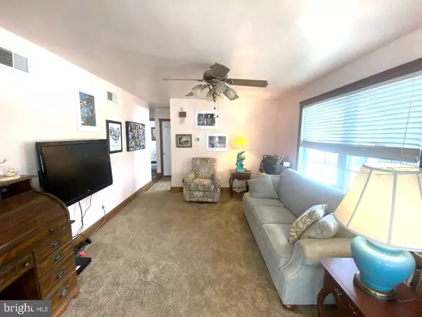 Somers Point, NJ 08244,131 W GROVELAND AVE