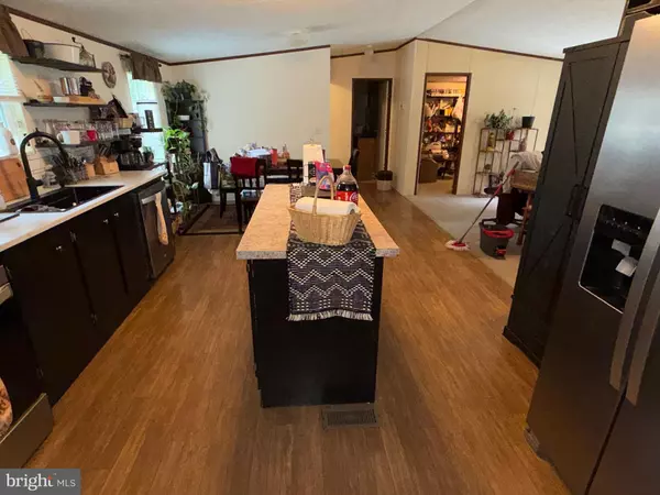 York, PA 17406,537 PINE DR