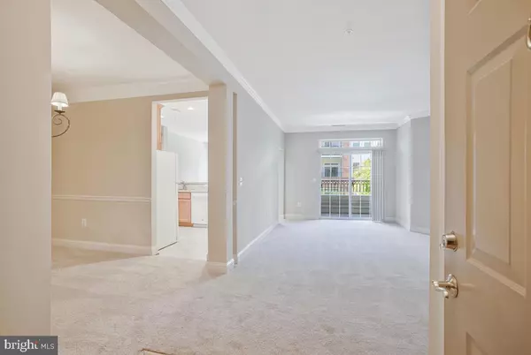 Ellicott City, MD 21043,2550 KENSINGTON GDNS #205