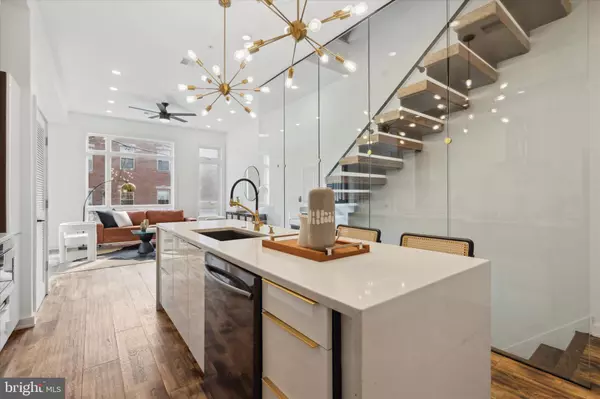 Philadelphia, PA 19130,1825 GINNODO ST #R2