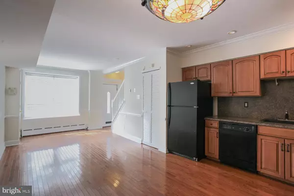 Philadelphia, PA 19127,4275 SILVERWOOD ST