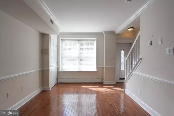 Philadelphia, PA 19127,4275 SILVERWOOD ST