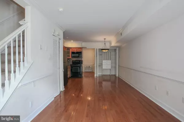 Philadelphia, PA 19127,4275 SILVERWOOD ST