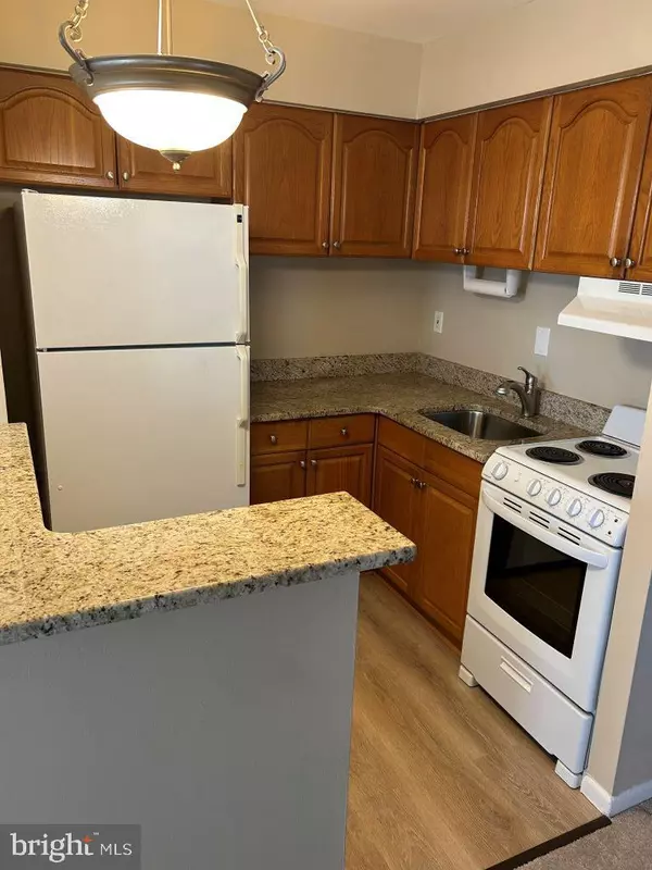 Aston, PA 19014,4701 PENNELL RD #J-11