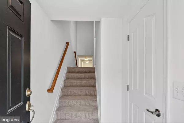 Burlington, NJ 08016,178 CREEKSIDE WAY