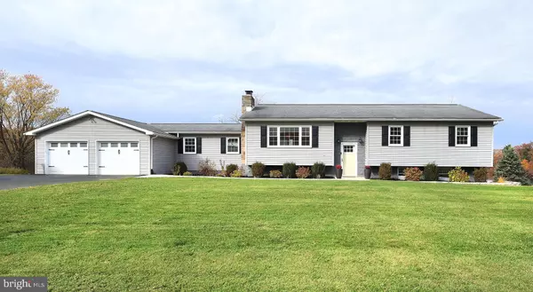 11 HEMLOCK DR, Port Matilda, PA 16870