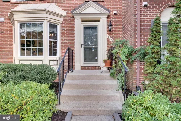 Alexandria, VA 22315,7477 COLLINS MEADE WAY