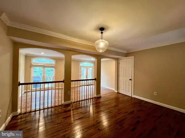 Alexandria, VA 22315,7477 COLLINS MEADE WAY