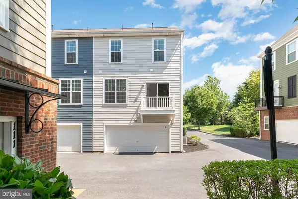 Mechanicsburg, PA 17050,111 SUMMER LN