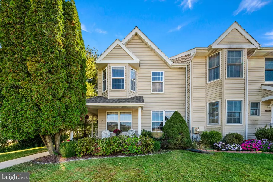 10 CYNTHIA RD #101, Coatesville, PA 19320