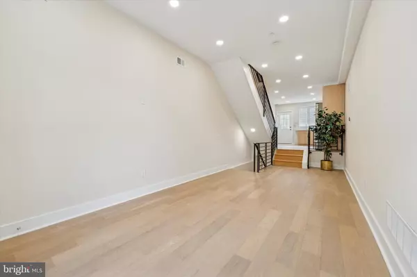 Philadelphia, PA 19125,2440 E HAROLD ST