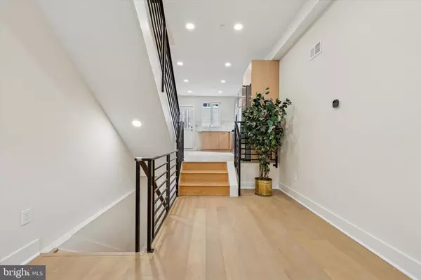 Philadelphia, PA 19125,2440 E HAROLD ST