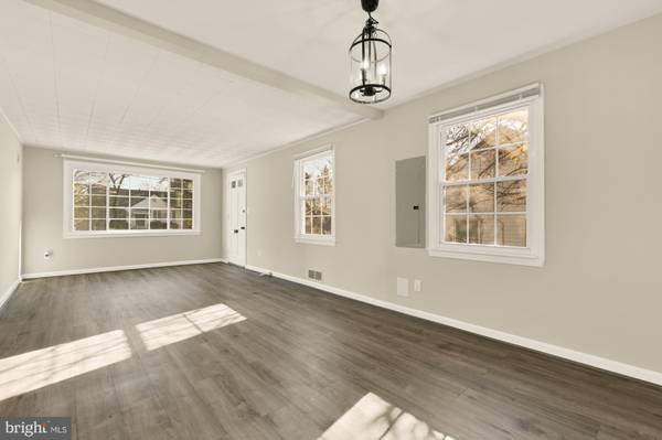 Falls Church, VA 22042,3024 WAYNE RD