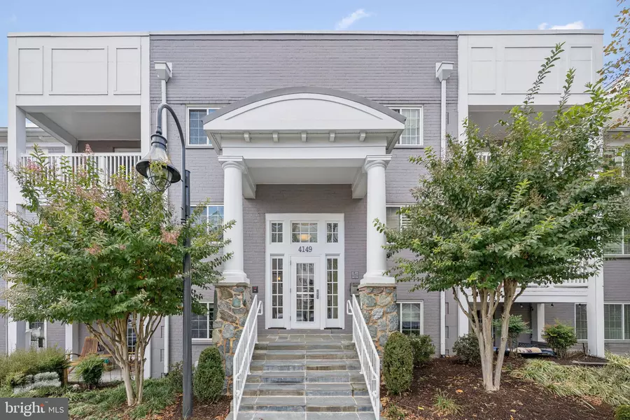 4149 S FOUR MILE RUN DR #304, Arlington, VA 22204