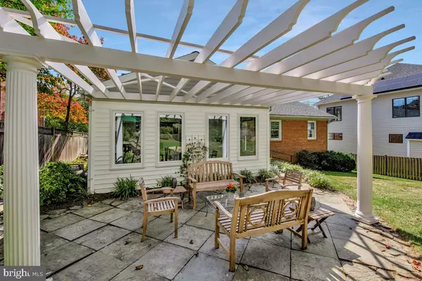 Bethesda, MD 20816,5811 RIDGEFIELD RD